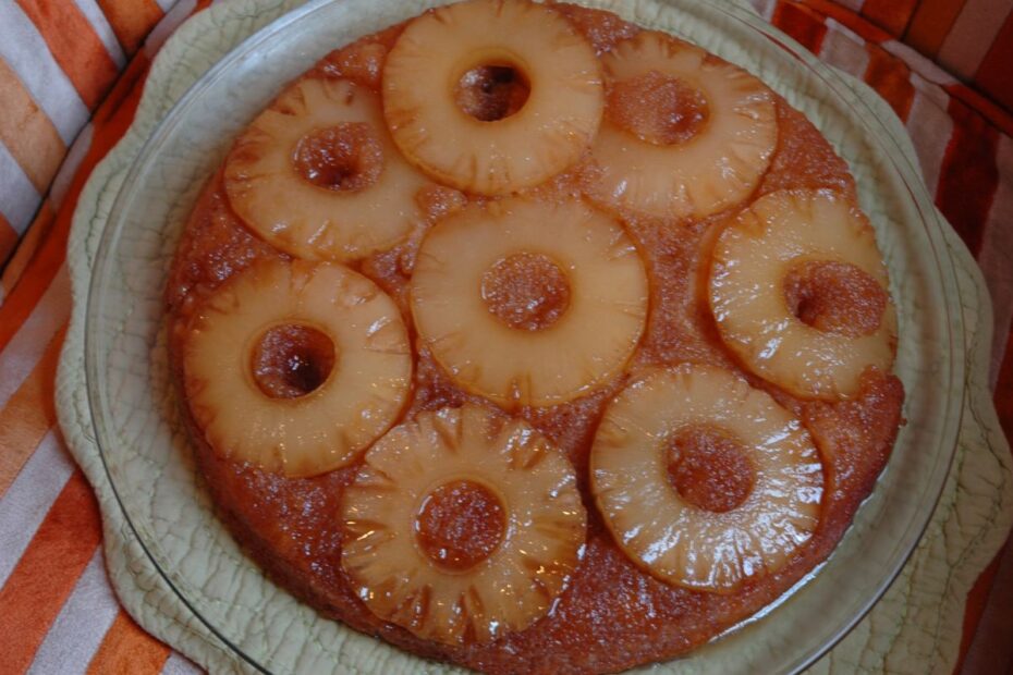 Luschious Pineapple Upside-Down Cake